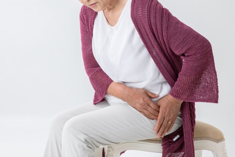 severe hip pain treatment